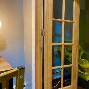 Apartment Cozy Staycation - Brooklyn Close To Train Stations, New York
